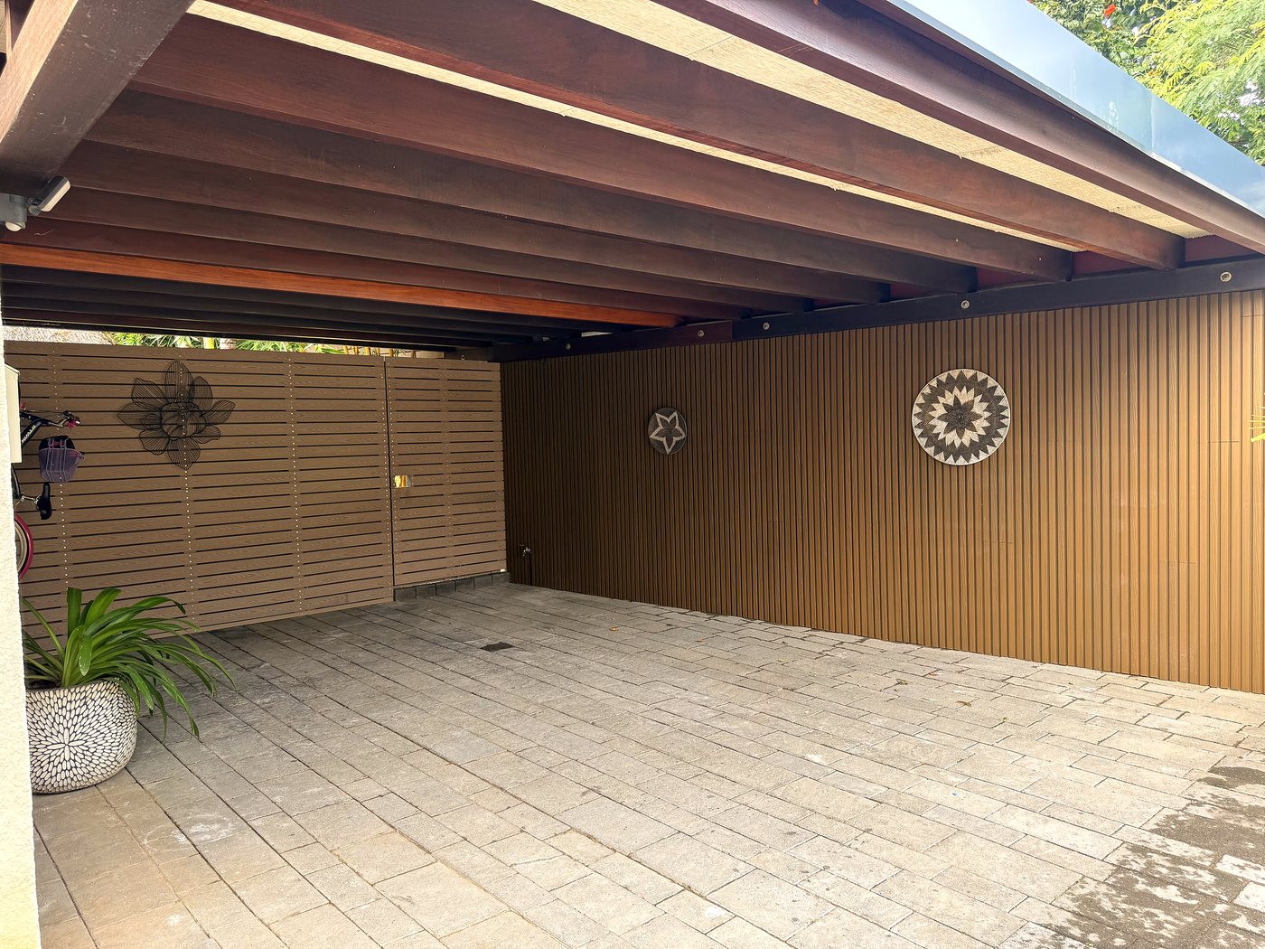 Le garage couvert