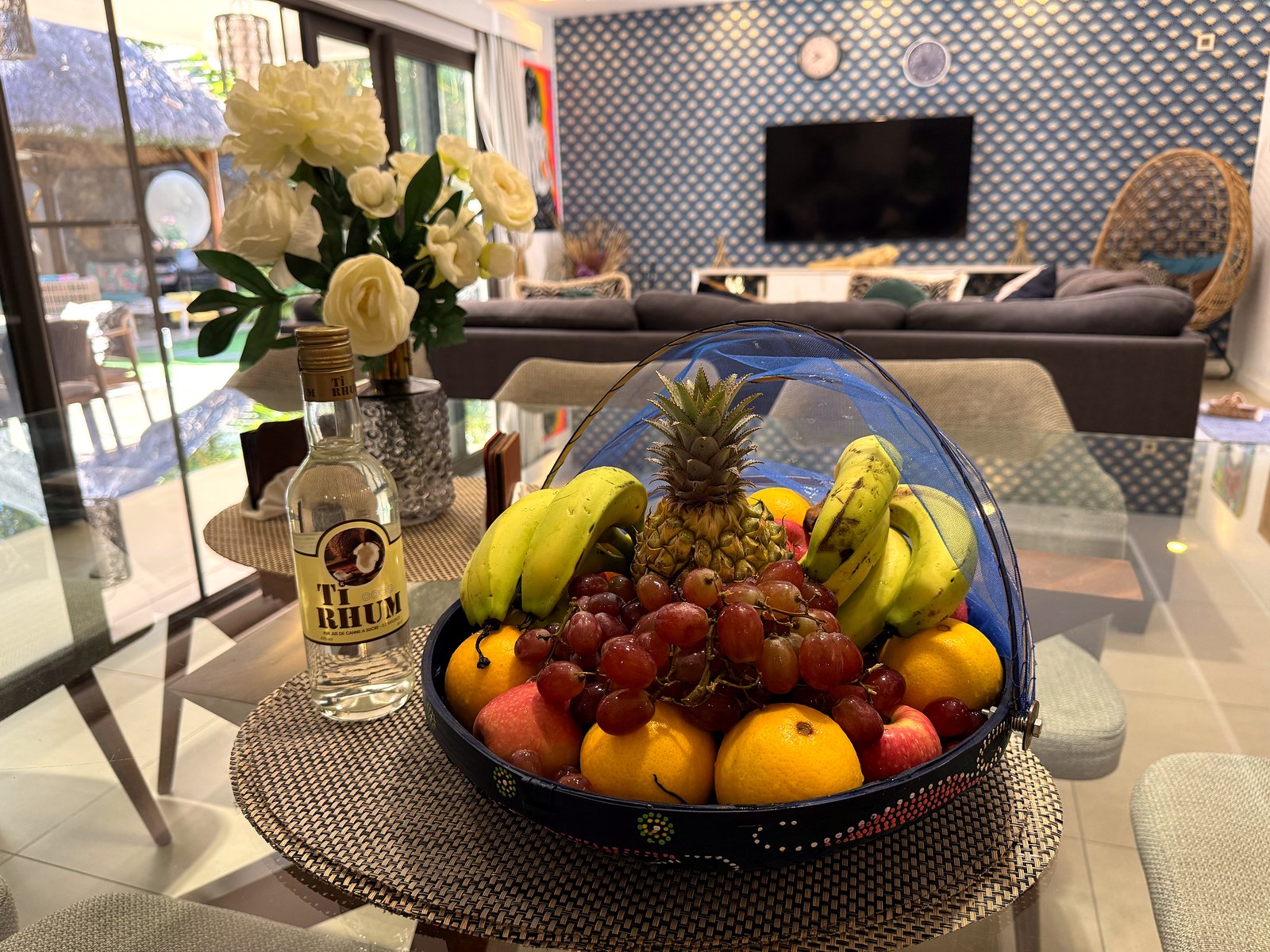Rhum et fruits de bienvenue
